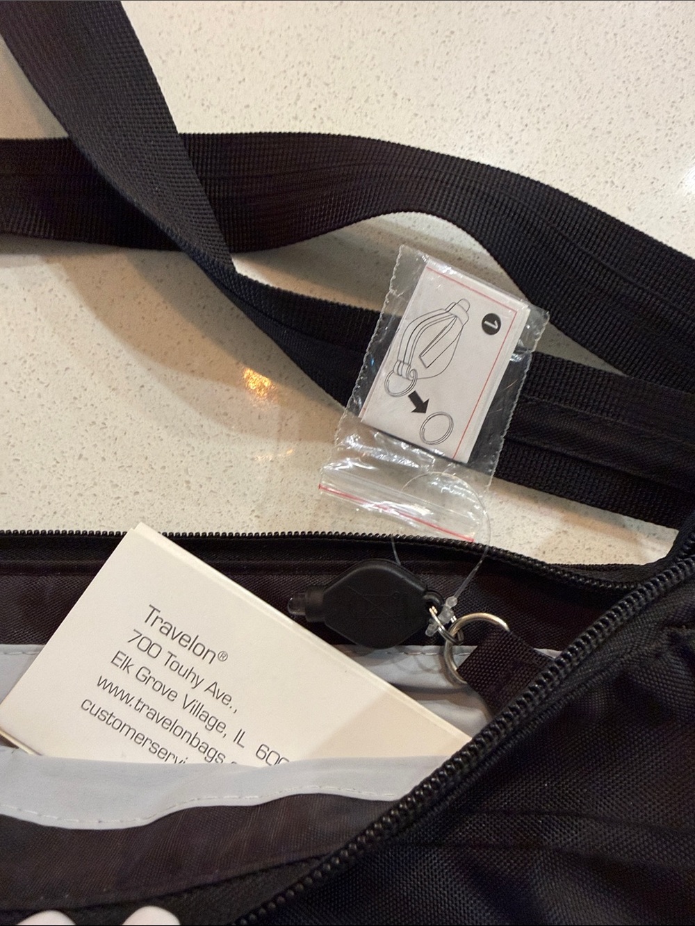 Travelon Black Bag with Lots of pockets Pockets NWT - Picture 5 of 7